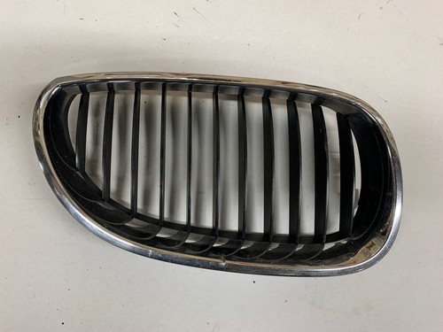 Original BMW 5er E61 E60 Motorhaube Niere Kühlergrill rechts 7065702