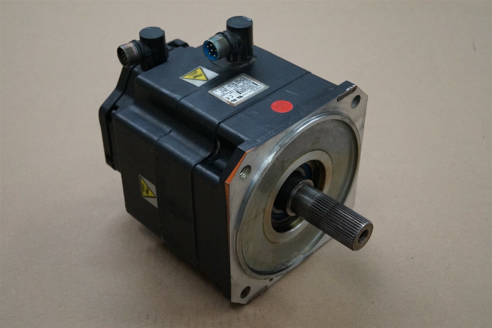 Kuka Servo Motor 3.77kw Part No. 1FK61008AF911ZZ9Z S49 for KR200
