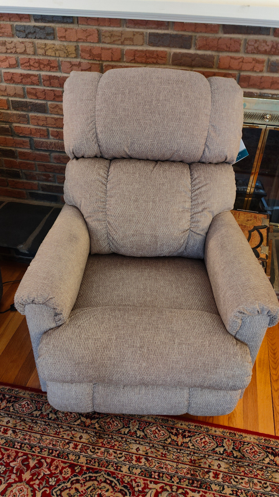 LaZBoy Pinnacle power recliner barely used (new August 2023) LOCAL