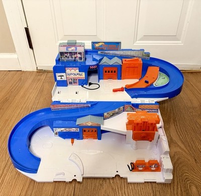 Hot Wheels DMW90 Car Wash & Service Station Playset 1:64 Blue Orange White 2015