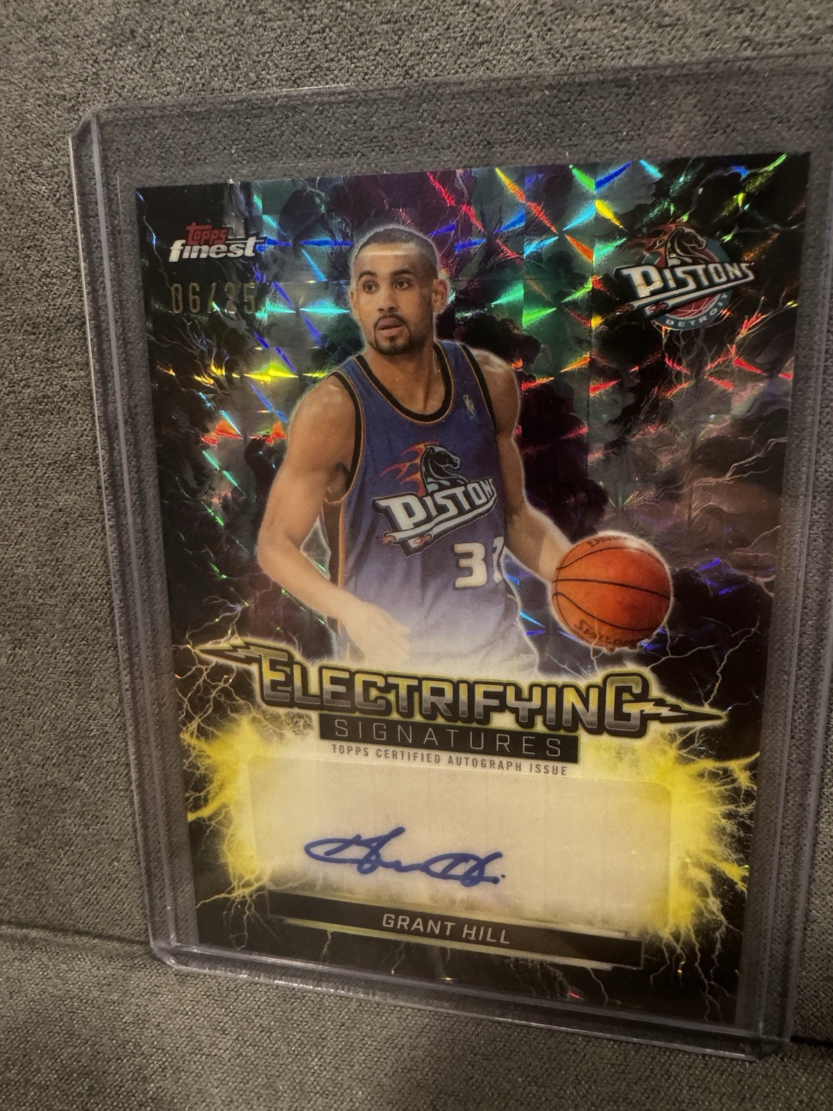 2025-26 Finest Grant Hill Electrifying Signatures Black Geometric Auto #/25