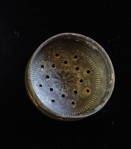 2 antike Bienenstock Salz und Pfefferstreuer weiß Milchglas 6 Bienenstock EAPG Set - Bild 18 von 20