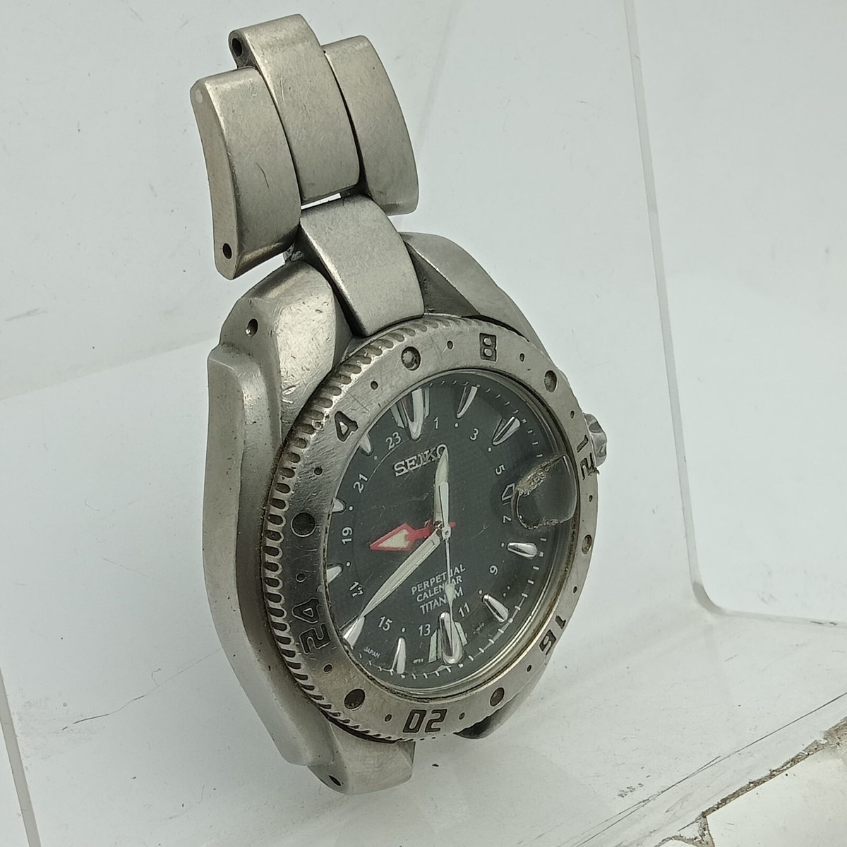Seiko Perpetual Calendar 8F56-0080 Titanium Vintage Watch For