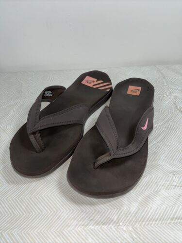 Nike Celso Damen Größe 10 braun/rosa Air Swoosh Tanga Sandalen Slides Flip Flops - Bild 1 von 18