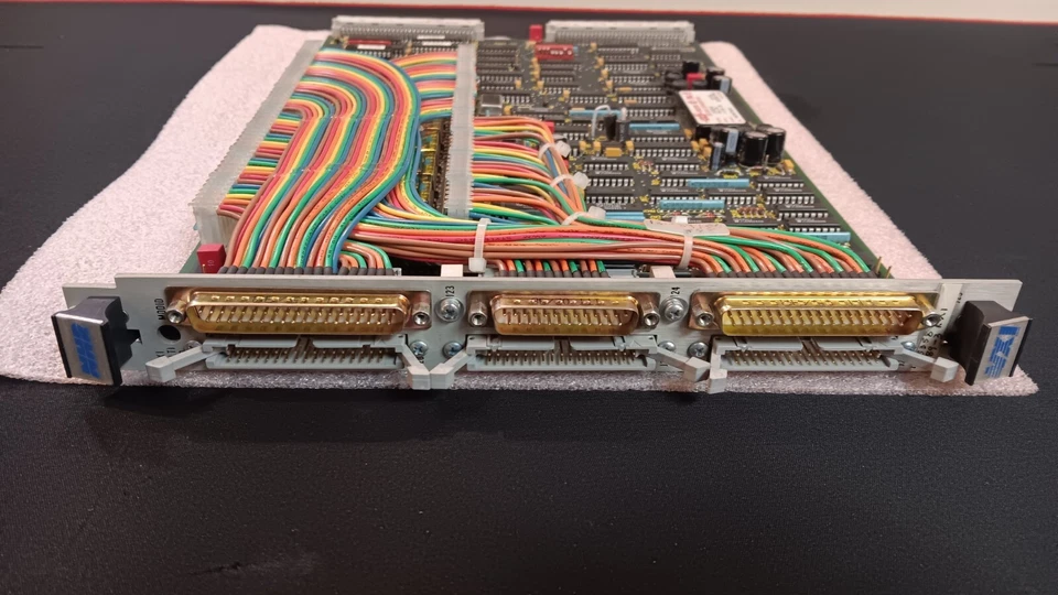 TARJETA MÚLTIPLE NH Research 14-0847 B-00 VXI Foto 2 de 4