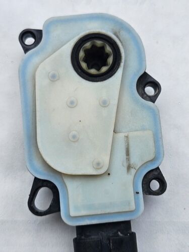 2013-2016 FORD FUSION RADIATOR GRILLE SHUTTER ACTUATOR MOTOR DS73-8476 - Picture 6 of 6