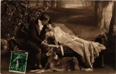 CPA AK Couple with dog DOGS (727547)
