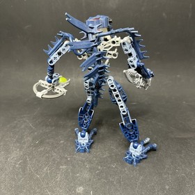 LEGO Bionicle Piraka Reidak 8900 Vezok 8902 w Light-Up Eyes Zamor Ball Lot of 2