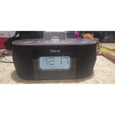 iHome iDN38 Dual Alarm Charging Stereo FM Clock Radio- Excellent Condition 