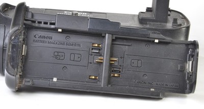 Canon BG-E11 Battery Grip for 5D Mark III, 5DS, 5DS R w/both