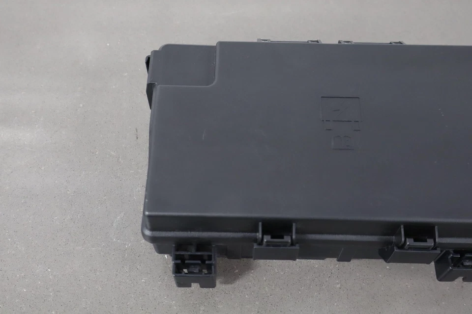 Jeep Grand Cherokee SRT-8 2014 6,4 L 392 TIPM módulo de potencia totalmente integrado Foto 2 de 4