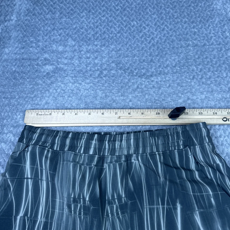 Sprus ahumado estroboscópico forrado corto Lululemon Pace Breaker para hombre talla pequeña Foto 4 de 4