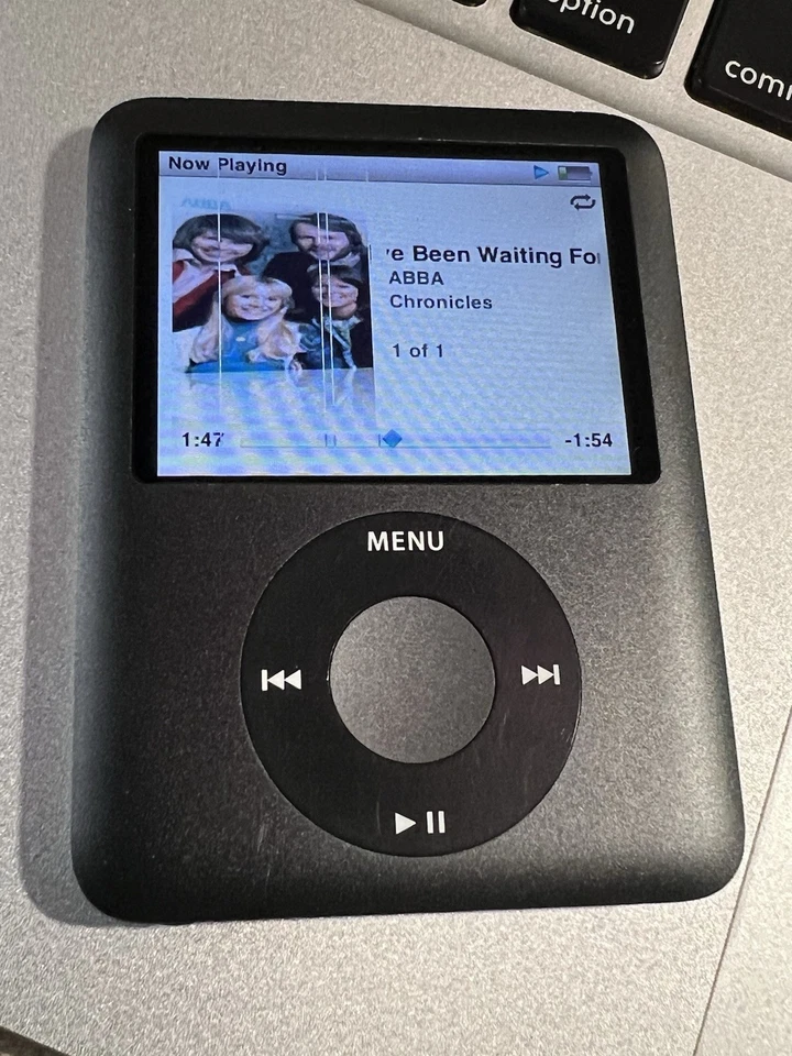 Apple iPod Nano 3ª Generación A1236 - 8 GB - Negro - Probado - Cargador y estuche incluidos Foto 2 de 4