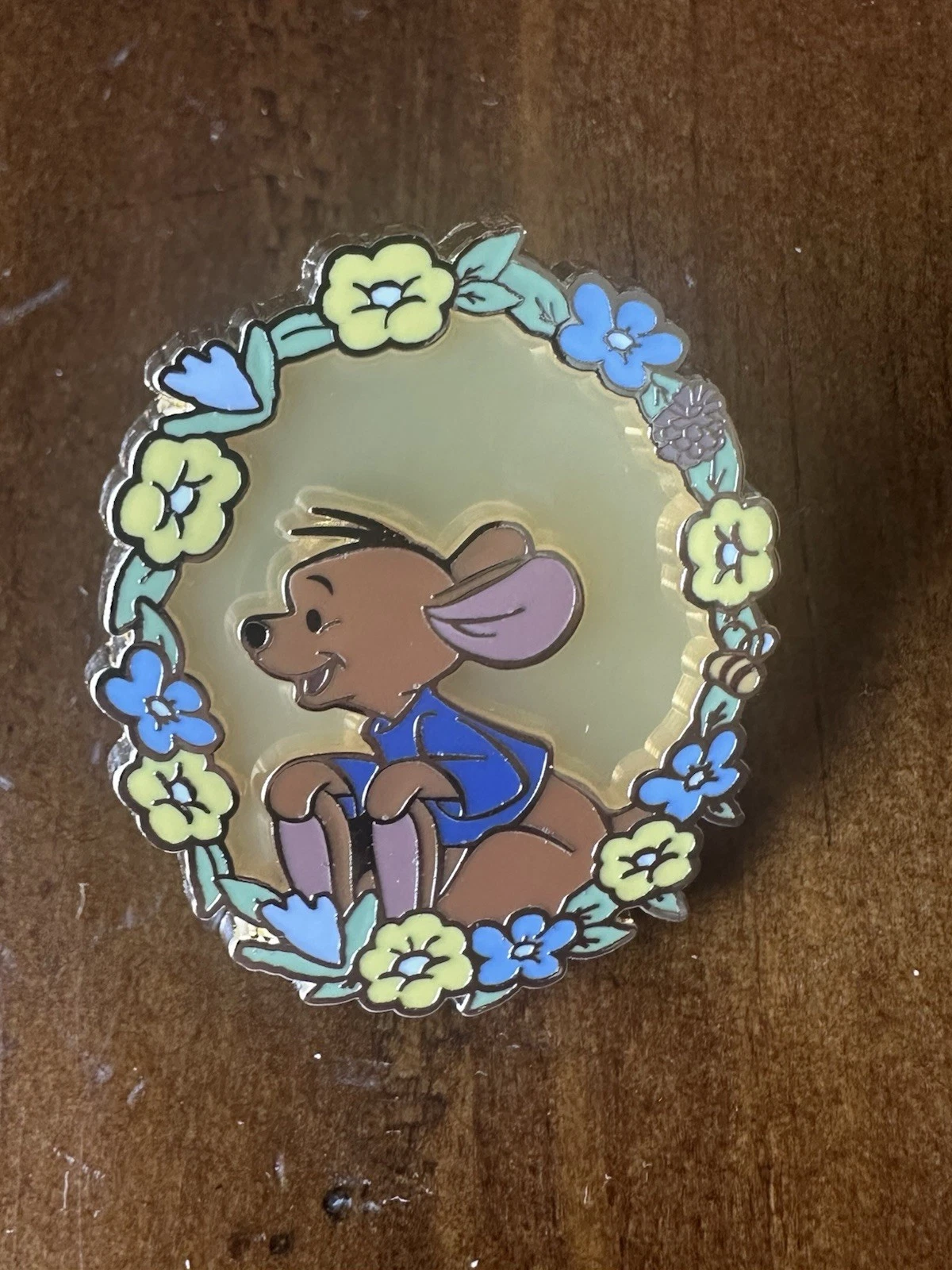 Disney Winnie the Pooh & Friends Floral Portrait Pin Stained Glass Roo NEW