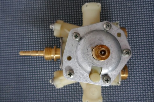 Soupape à Aiguille FN-18 Neuve - Matériel Surplus En Bon état - Fabriqué Aux États-Unis