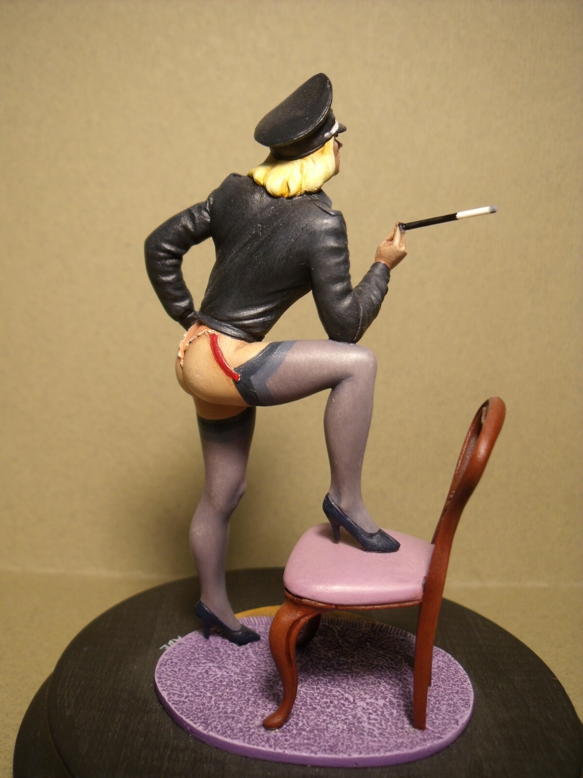 Figurine 1/18 Girl Denise Vroom non peinte pour miniature Autoart et Minichamps