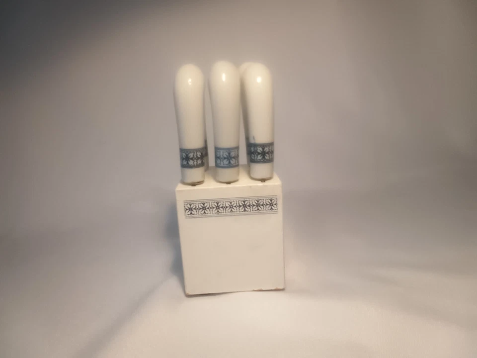 Cuchillos y soporte vintage azul y blanco (6) piezas de cerámica y acero inoxidable Foto 3 de 3