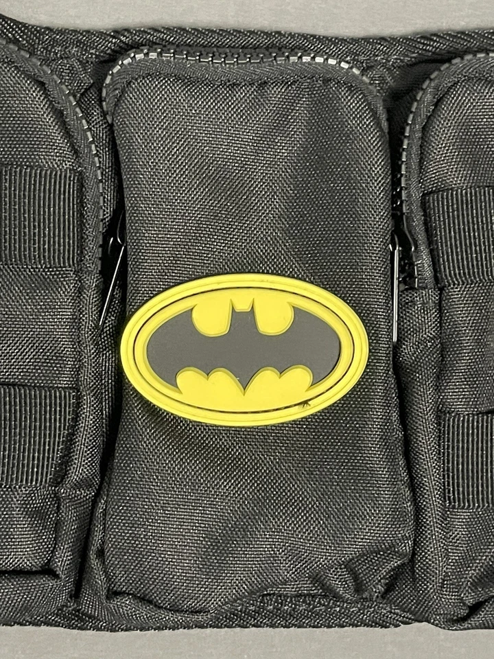 全新带标签 Concept One 配件 DC 漫画蝙蝠侠实用皮带黑色/黄色罕见 — 第 3/4 张图片