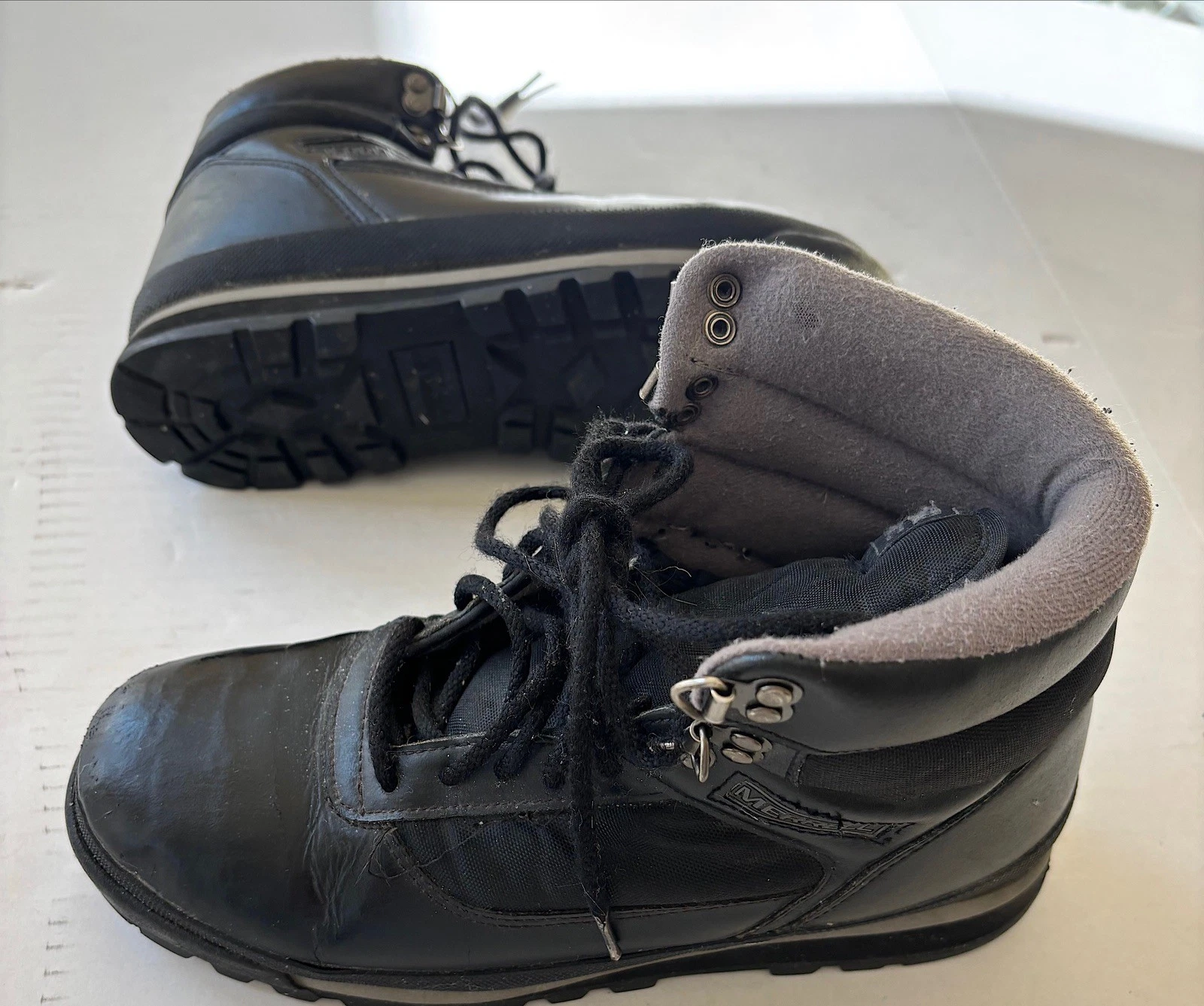 Merrell Yw-0692 4113 Mens 9.5 Black Hiking Boots