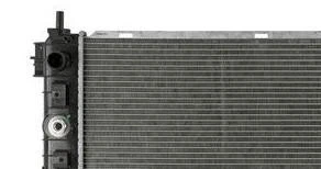 Nuevo radiador para Chevy GMC Silverado Sierra 19-21 4,3 L Foto 3 de 4