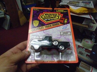 Road Champs 1/43 Scale 64825 - 1953 Chevrolet 3100 Pick Up