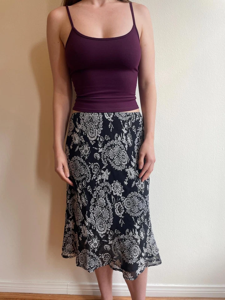 Falda midi de malla de cachemira blanca y negra Y2k Foto 3 de 4