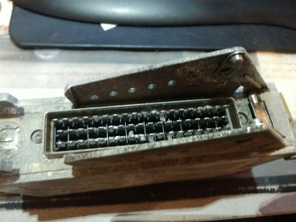 Computadora ABS Saab 9000 TCS 4199626 usada se adapta a 1993 a 1995 Foto 2 de 3