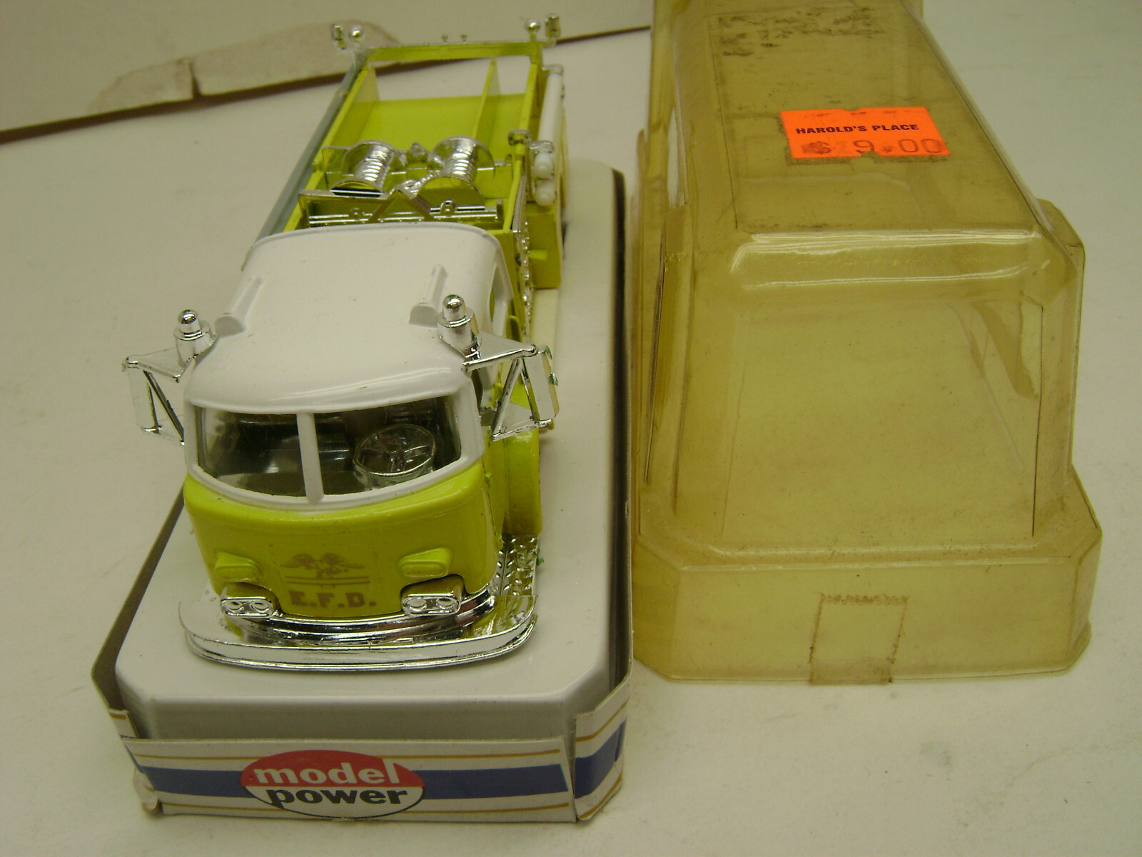 MODEL POWER PLAYART 1:48 SCALE YELLO AMERICAN LA FRANCE PUMPER FIRE ENGINE TRUCK