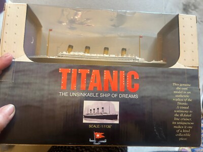 1998 Titanic Model The Unsinkable Ship of Dreams Claytown  Collectible Vintage