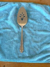 Oneida PLANTATION Custom Stainless Steel Pierced Pie Server Serving Ladle GUC