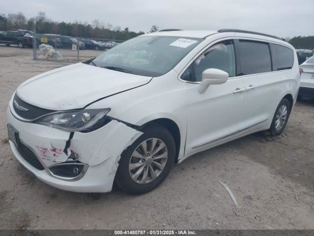 PACIFICA  2017 Glove Box 4628344 thumbnail 13