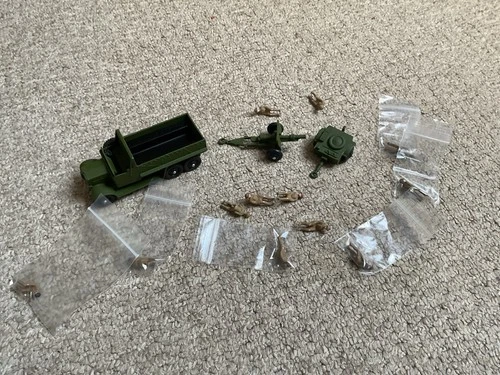Vintage Dinky Toys Military 6 Wheeled covered Truck + Gun & Trailer Set & Figure