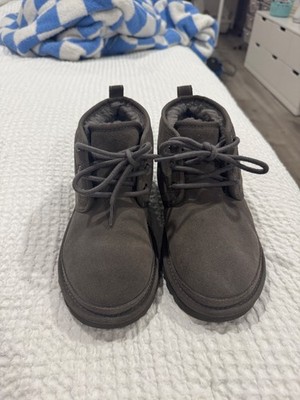 UGG Neumel Boot Women s Size 8/ Big Kids Size 6
