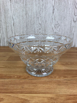 Glasschale mit Fußschliff und Rauten und Tropfen Blumenmuster 
