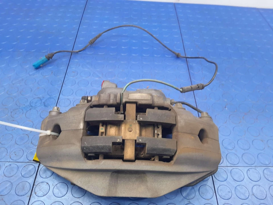 Conjunto de pinza de freno delantera izquierda lado del conductor 17-19 BMW 740i 740e G11 G12 OEM Foto 3 de 4