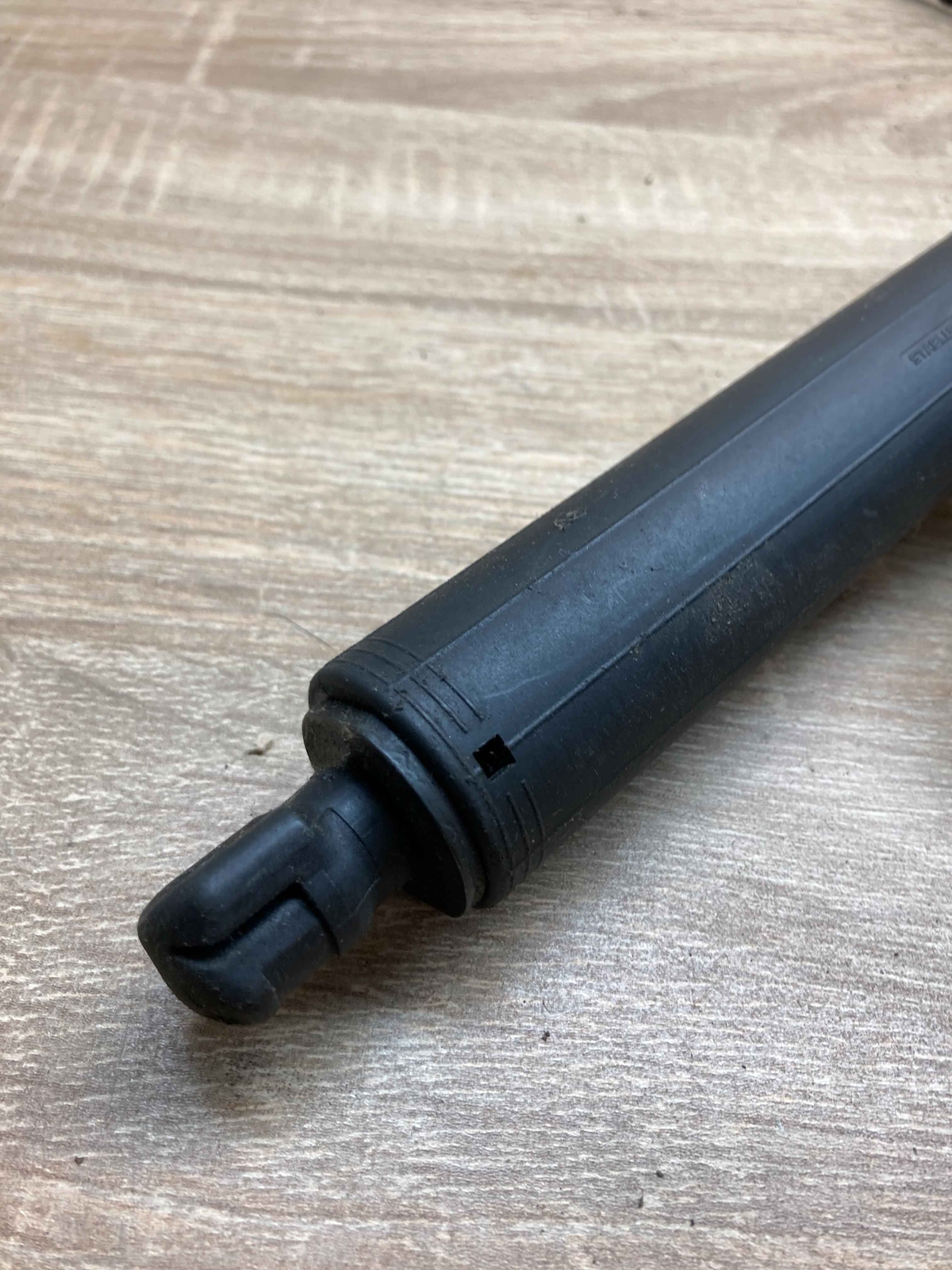 7432743 7432742 BMW F25 Series TAILGATE SUPPORTS GAS STRUTS  