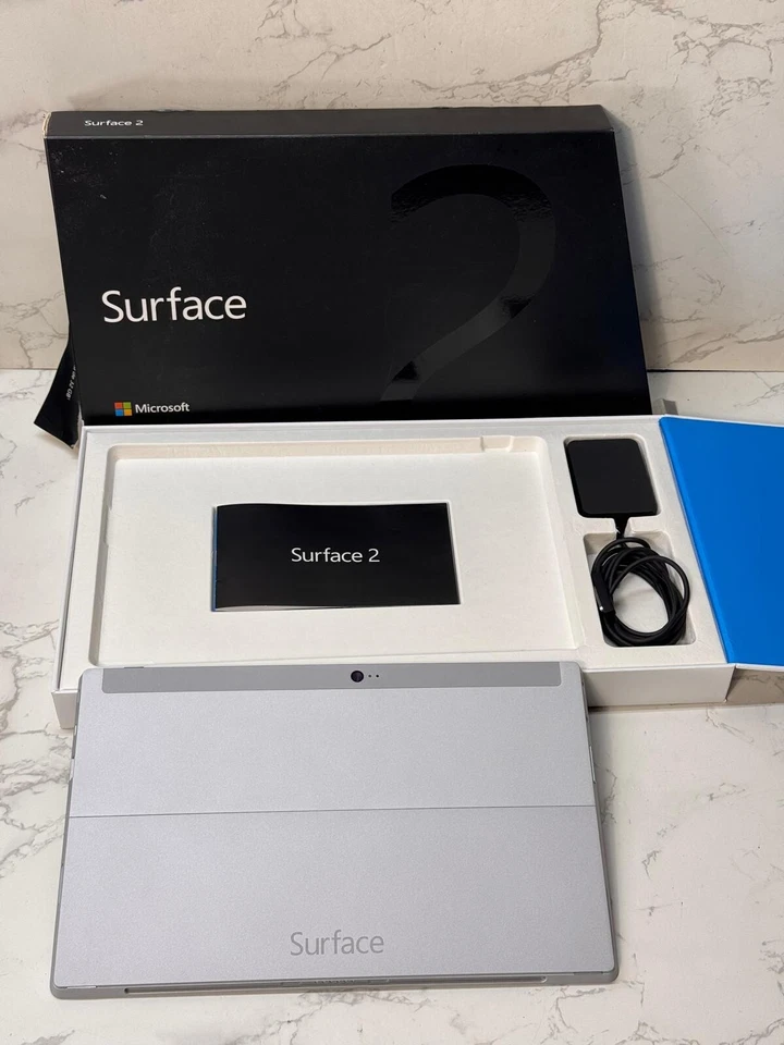 Microsoft Surface 2 Silver 32GB Wi-Fi 10.6" *Battery Issue* - Image 3 of 4