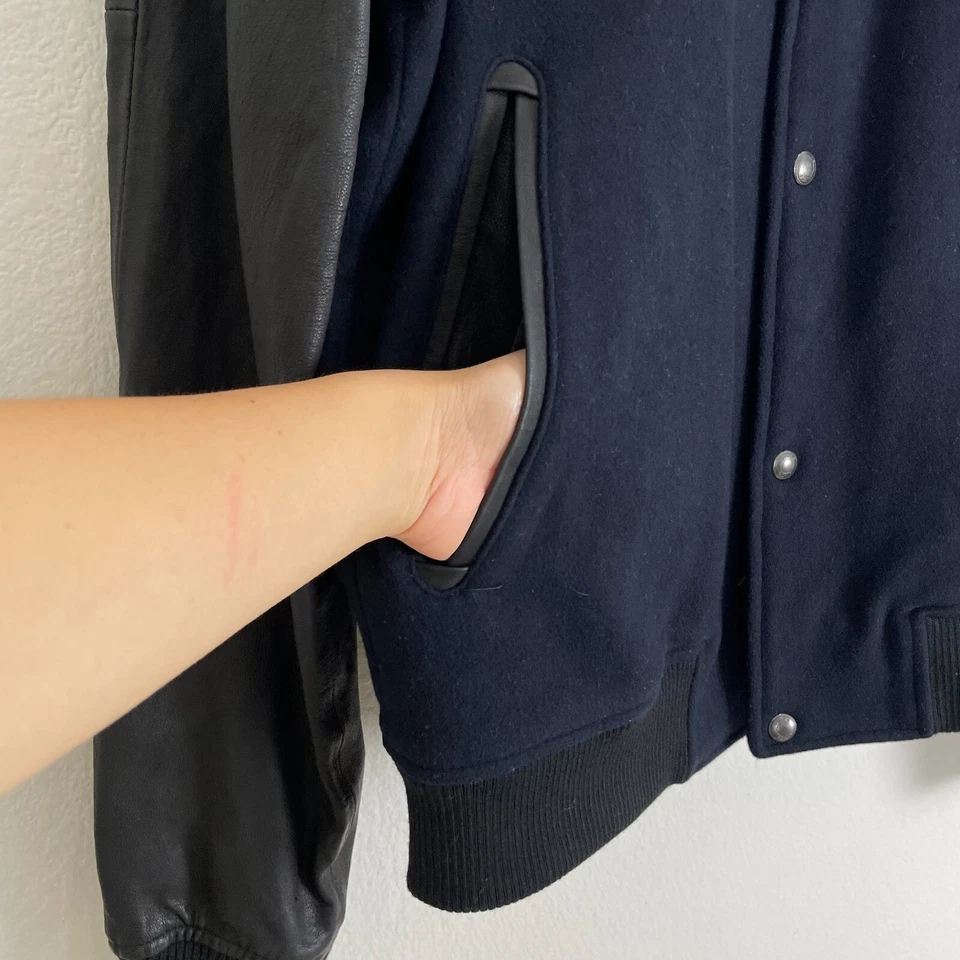 Chaqueta de bombardero universitaria de béisbol de cuero de cordero mezcla de cachemir de lana pequeña VINCE para hombre Foto 3 de 4