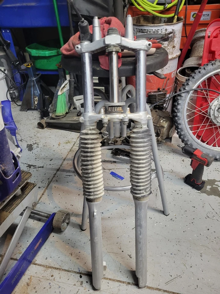 Yamaha TTR125E TTR125L TTR125LE 2000-2006 OEM COMP JUEGO DE HORQUILLAS DELANTERAS TRIPLE ÁRBOL Foto 4 de 4