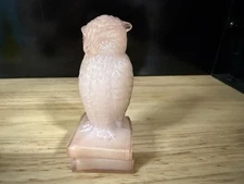 70’s DEGENHART CROWN TUSCAN PINK SLAG GLASS OWL ON BOOKS FIGURINE GLOWS UV365