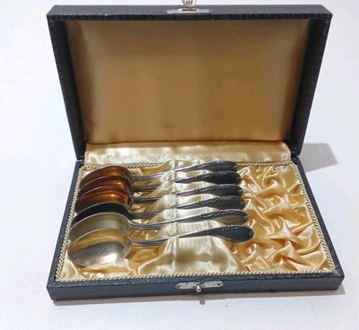 6 Kaffeelöffel im Etui   versilbert 90   vermutlich WMF   Vintage Besteck