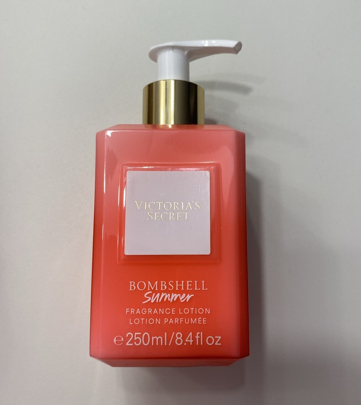 Victoria's Secret Bombshell Summer Body Lotion 8.4 fl oz / 250 ml Limited New