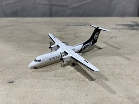 JC Wings 1/200 Bombardier Dash 8 Q300 Air New Zealand ZK-NES Modelo Diecast