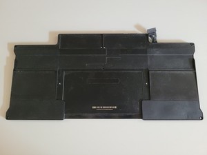 Original Apple MacBook A1496 Akku geringe Kapazität