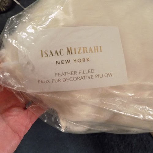 Isaac Mizrahi NY Faux Fur Decorative Pillow 20x20 Feather Filled White Soft NEW - Picture 2 of 9
