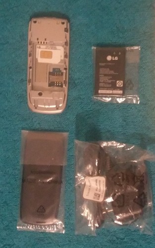 LG 325G - Black (Tracfone) Cellular Phone (Collectors Item) - Picture 2 of 2