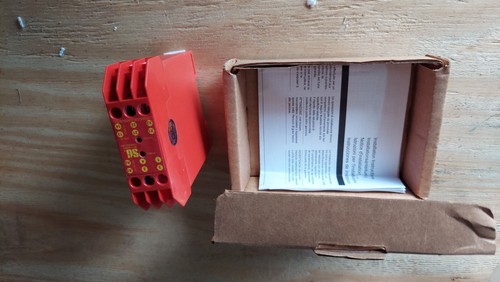 New STI 44531-0010 MC-S1 Safety Interlock Controller - Bild 1 von 3