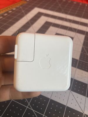 2005 Apple Power Brick Model No. A1102 (not working/needs repair)