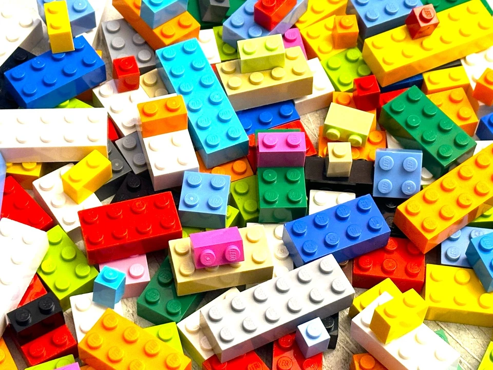 100 LEGO Basic Bricks Blocks Sizes 1x1 1x2 2x2 2x4 2x6 bulk lot mix colors large - Image 4 of 4