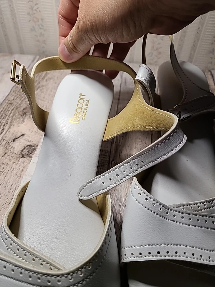 Sandálias anabela Beacon brancas vintage feitas nos EUA femininas tamanho 10 de largura - Imagem 4 de 4